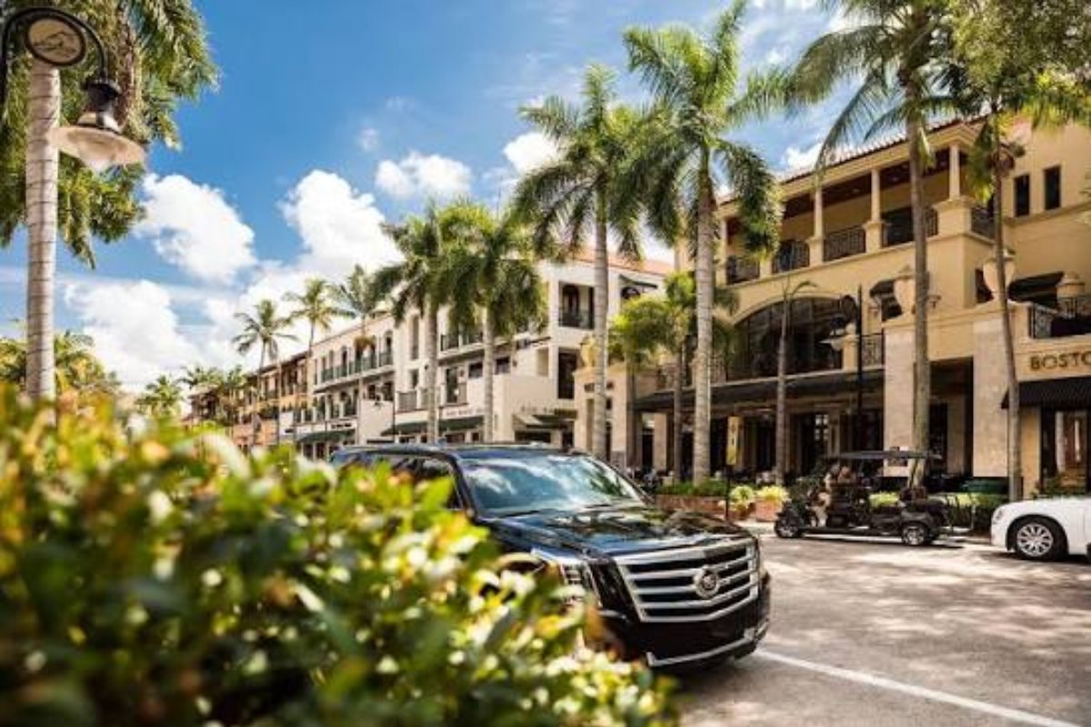 Downtown Naples Florida 5th Ave Near Keelanie Residence