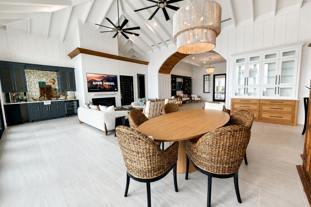 Keelanie Private Island Residence Living Room, Dining Room, Entry Room, and Kitchenette - Keewaydin Island Florida
